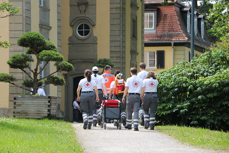 zu sehen sind DRK-Mitglieder beim Landesentscheid in Öhringen