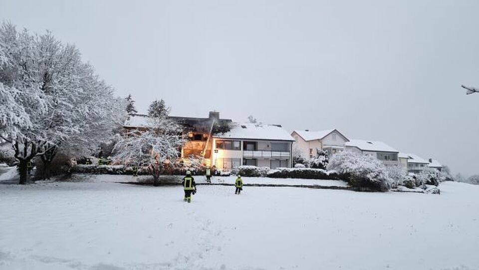 zu sehen ist ein Gebäude nach einem Brand