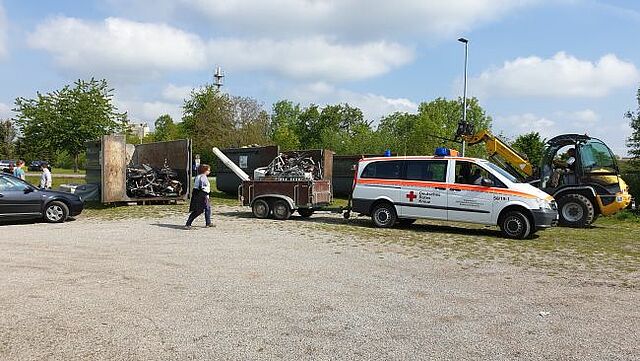 zu sehen ist der Sammelplatz mit Containern bei unserer jährlichen Schrottsammmlung